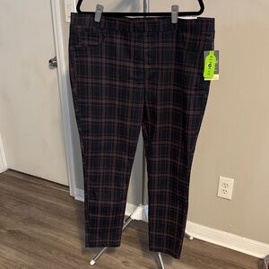 Natural Reflections Women’s Plaid Jeggings — Black with Red